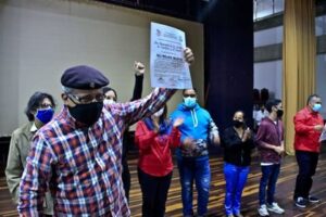 Municipio de Caracas condecoró a escritoras y escritores