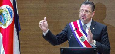 Rodrigo Chaves juró como presidente de Costa Rica