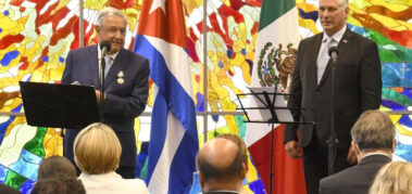 Cuba condecoró con su mayor distinción a López Obrador