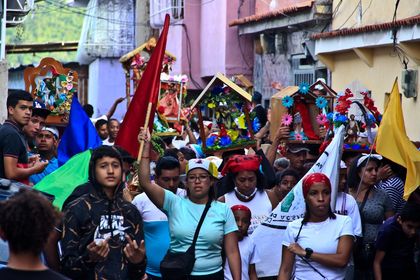 Venezuela: San Juan Bautista bailao Barrio Adentro