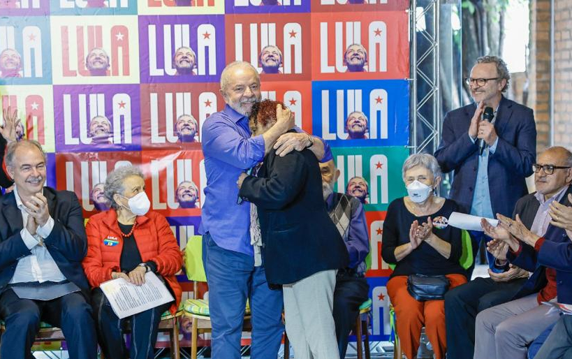 Lula subió dos puntos a diez días de las elecciones