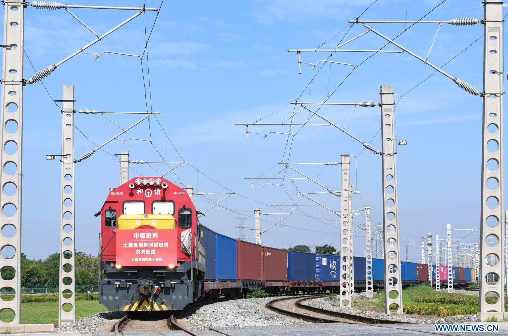 China amplía su ferrocarril de cargas por Europa y Asia