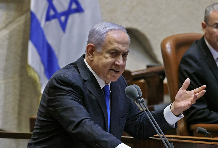 Israel: vuelve Netanyahu en plena ofensiva a palestinos