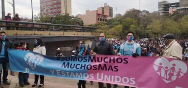 Religiosos y políticos alientan a antiderechos en Paraguay