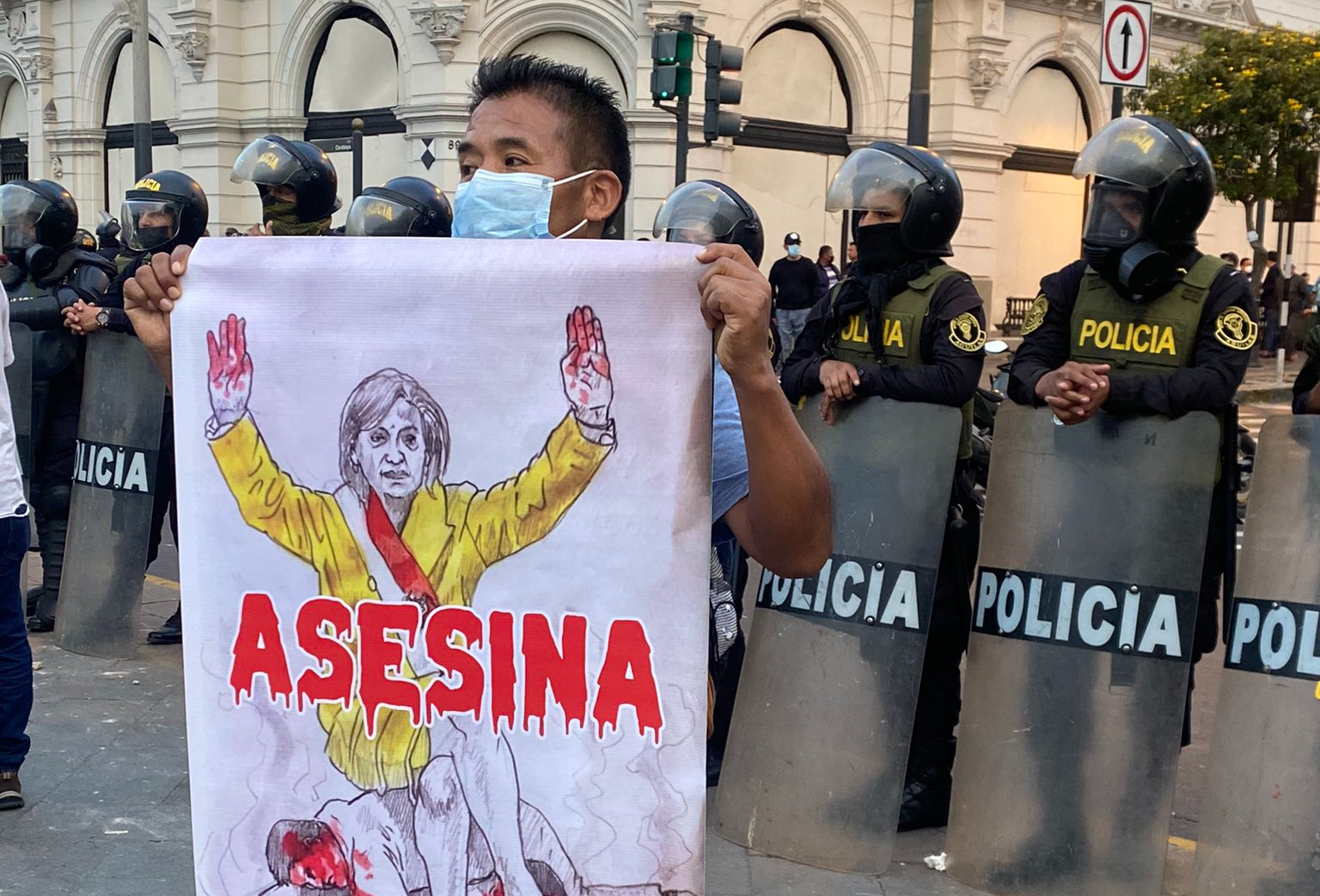 Ocho muertos en Perú tras represión a las protestas