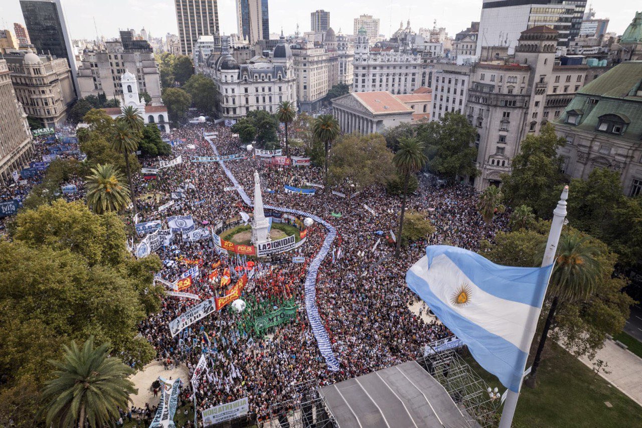 Argentina: miles marchan contra las provocaciones