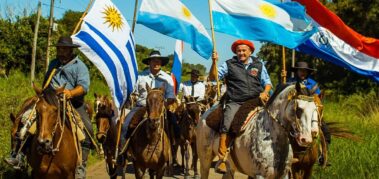 Más de mil kilómetros a caballo para honrar a Artigas y al Paraguay