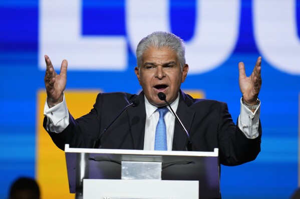 Mulino, sustituto de Martinelli, gana presidenciales en Panamá